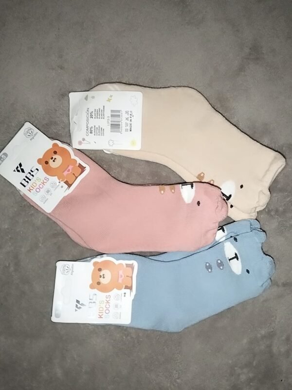 Imagen de WhatsApp 2025-11-16 a las 04.08.53_9dd03cc3 calcetas de osito